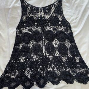 Size: S/M
Black Daisy Top